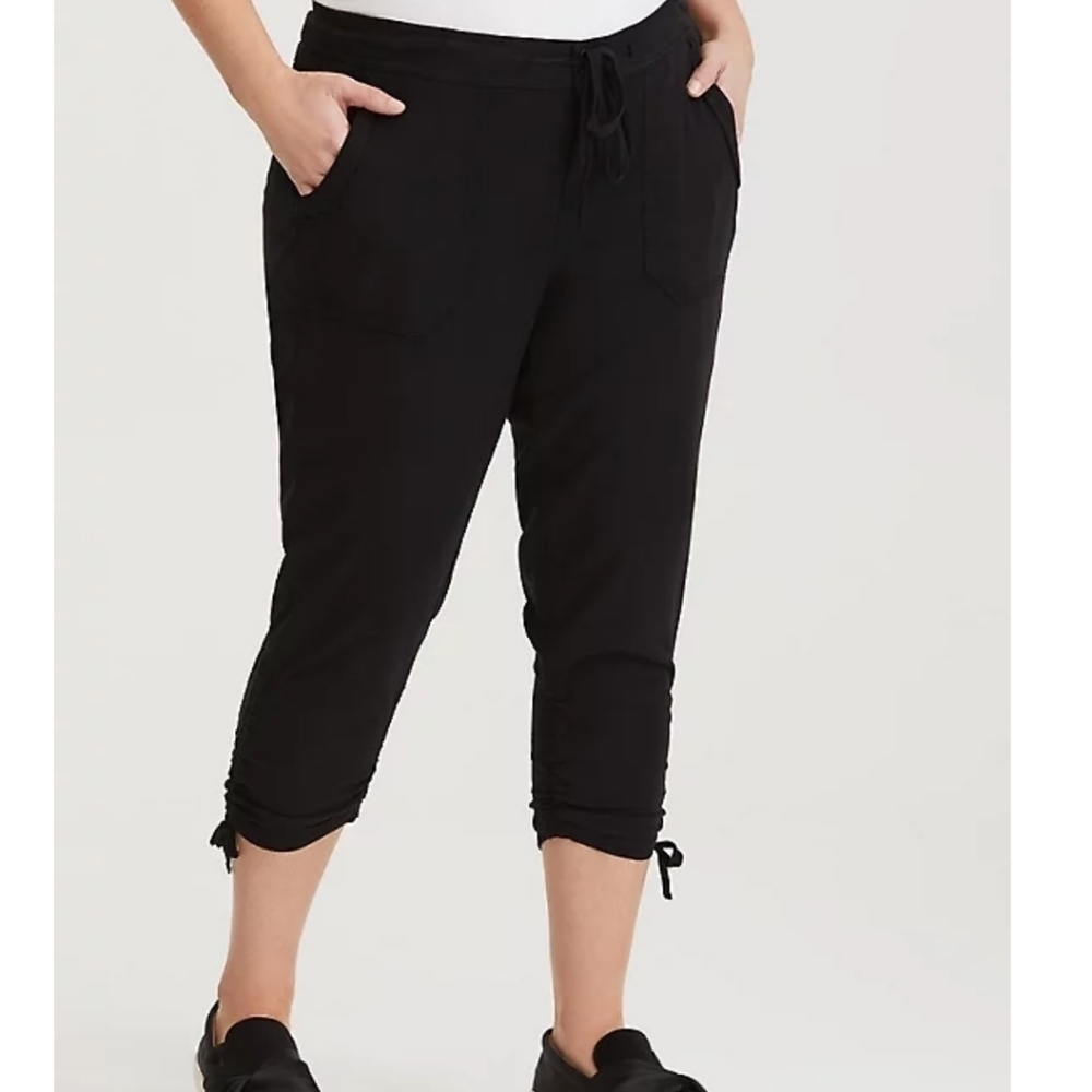 Torrid Twill Tie Cropped Pants Washed Black